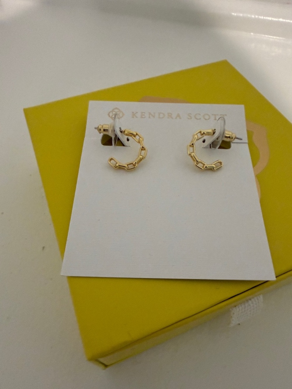 Kendra Scott Phoebe Gold Chain-Link Huggie Mini Hoop Earrings